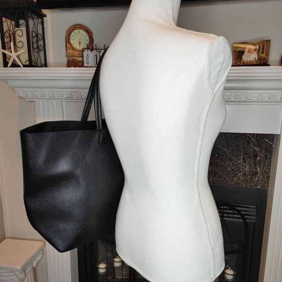 VICTORIAS SECRET WEEKENDER TOTE 22" - Picture 4 of 9